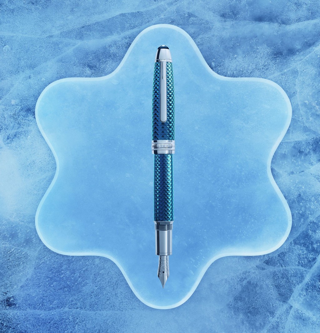 Glacier书写工具，同样以蓝白色调为主，笔身加入独特的PVD涂层技术，如冰晶般闪闪发光。
